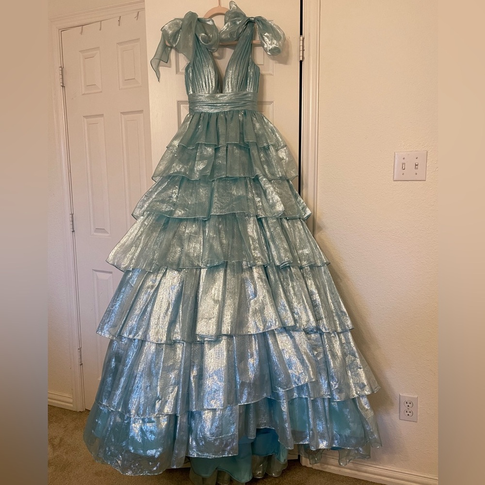 Sherri Hill 56127 00 Light Blue PROM dress! 🩵
